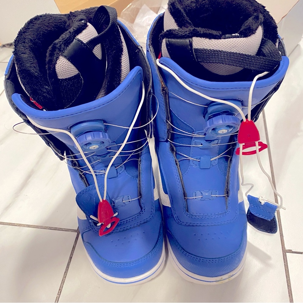 Vans snowboard boots. Women Sz9 - Picture 8 of 15